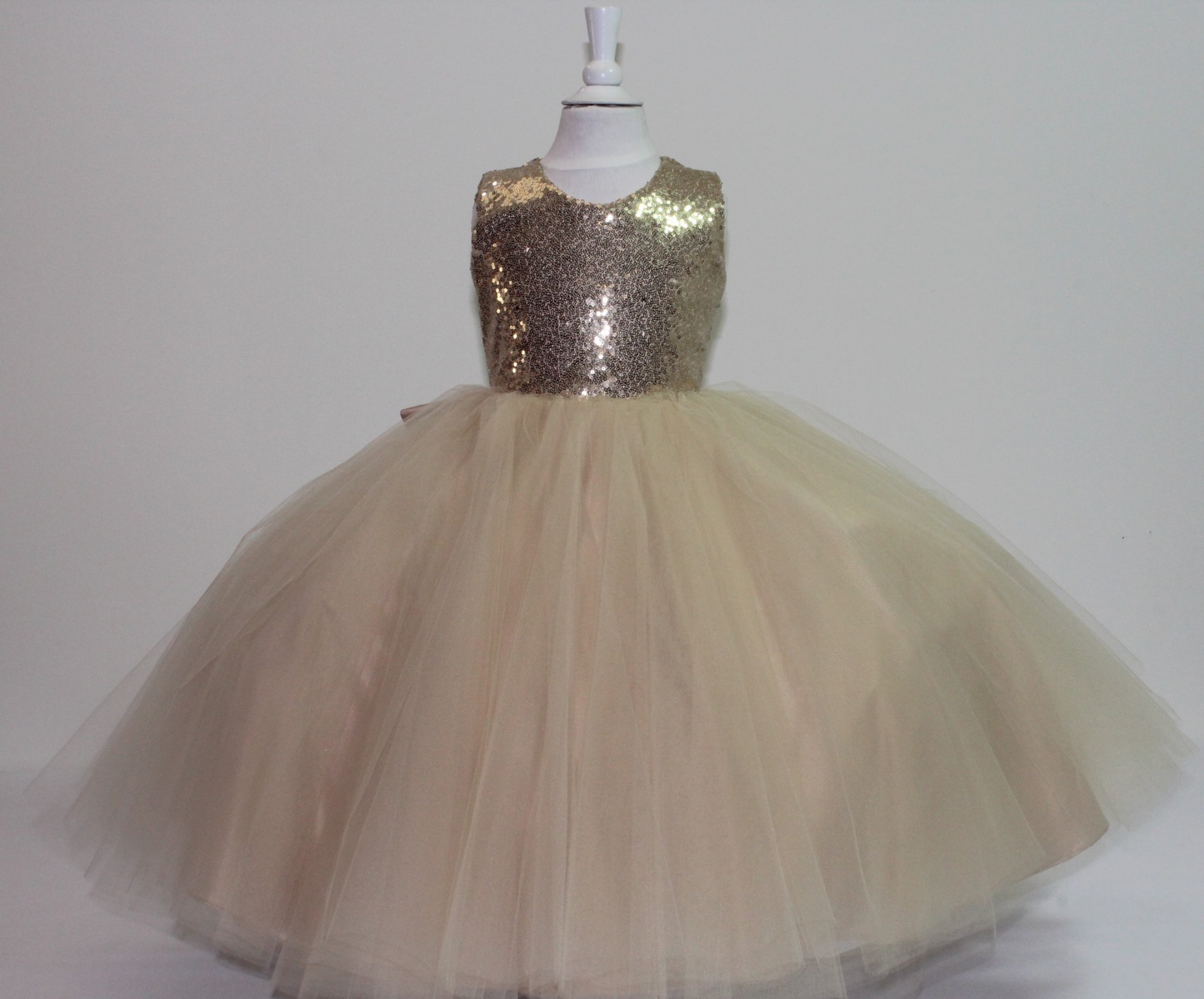 Diseño Alicia - Champagne-Colored Dress design