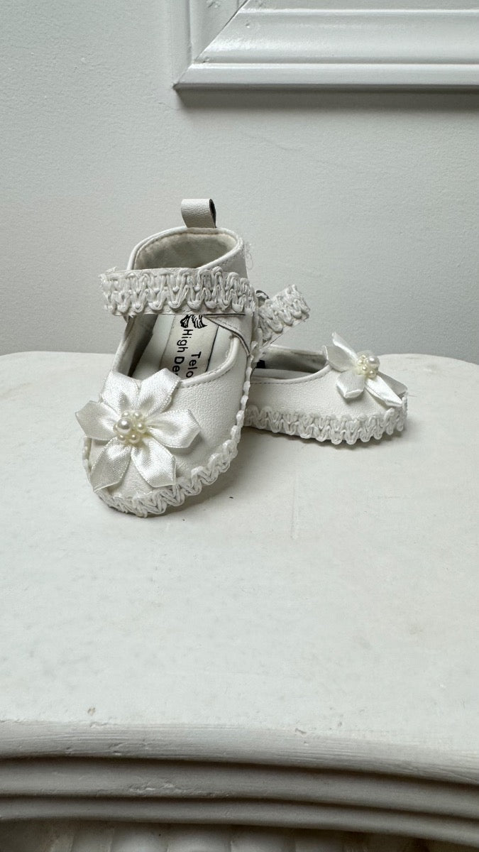 Fabric baby shoes